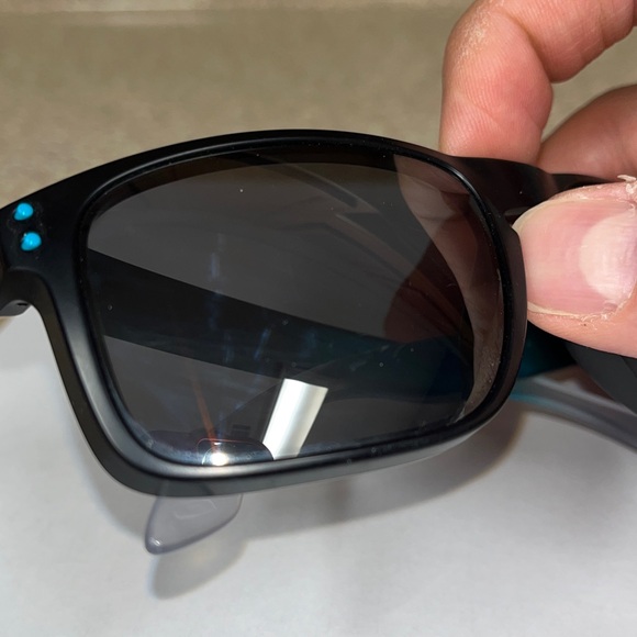 Oakley Holbrook sunglasses model 009102 – K155
Good condition. - Picture 14 of 15